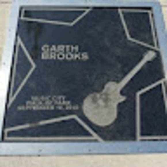 Meet your Posher, Cara - Picture 1 of 1